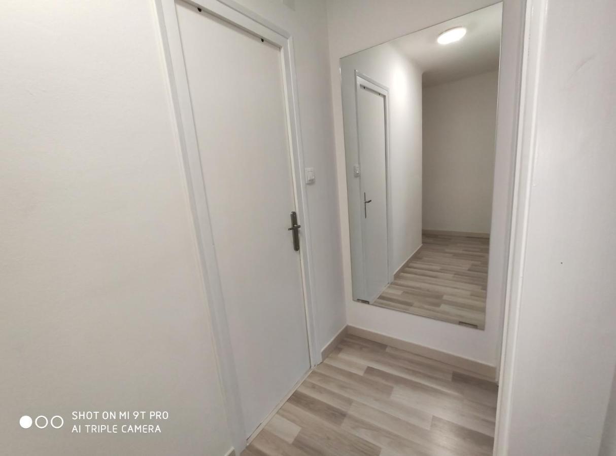 Apartamento Confort I Σέου δ' Ουρζέλ Εξωτερικό φωτογραφία
